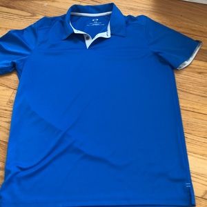 Medium Oakley polo